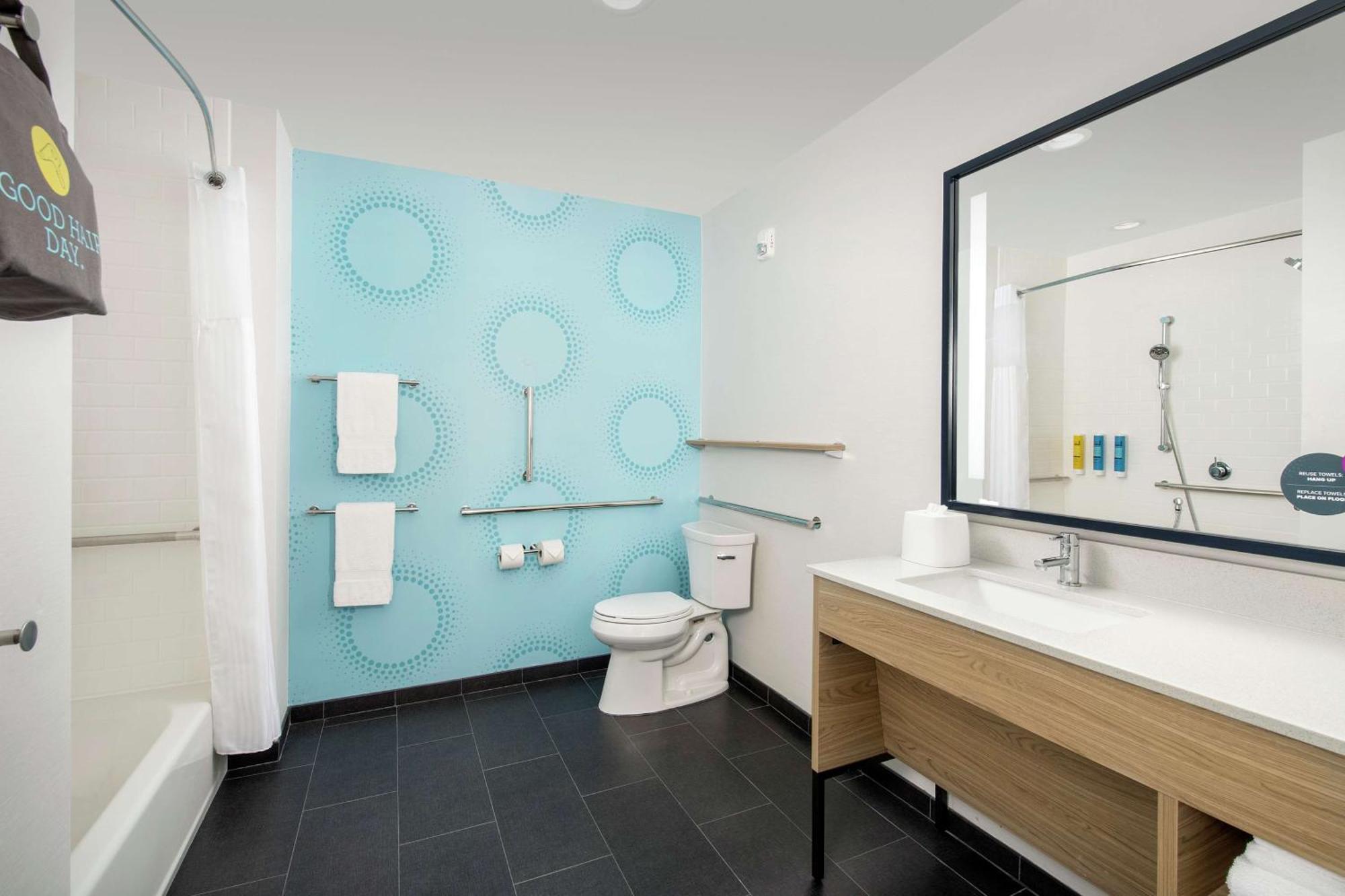 Tru By Hilton Lake City Esterno foto
